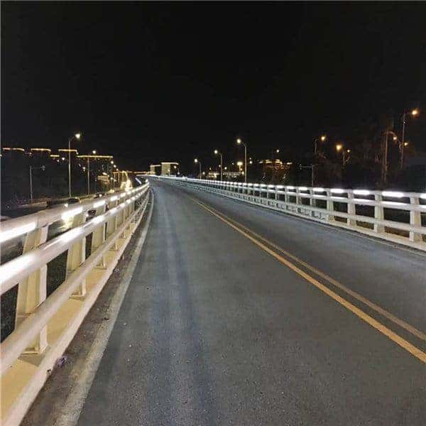 灯光栏杆